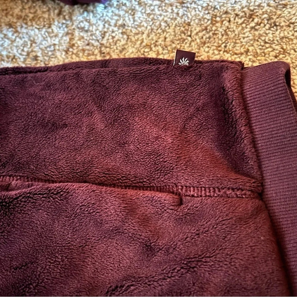 Athleta Girl Feelin’ Great 2.0 Sweatshirt, Girls Size Small (7) - Picture 6 of 7